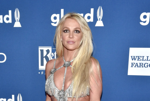 Britney Spears demitiu coaches de sobriedade antes de prisão por dirigir embriagada, diz site