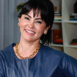 De volta às aulas: ex-Tiazinha, Suzana Alves retorna à faculdade e retoma curso de Psicologia