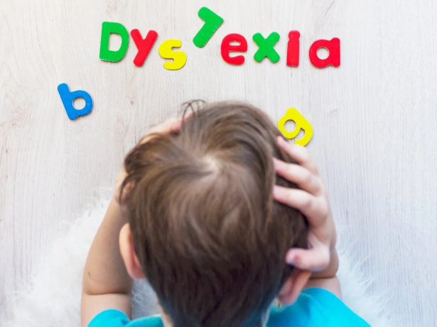 Dislexia: conheça os sinais de alerta da doença que prejudica a aprendizagem