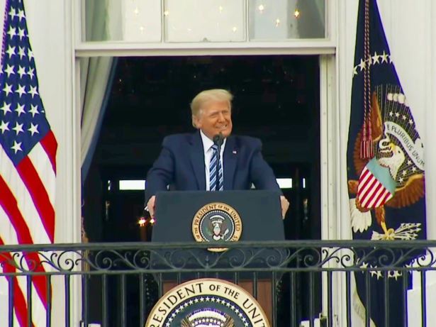 Donald Trump pretende promover luta de UFC nos jardins da Casa Branca em 2026