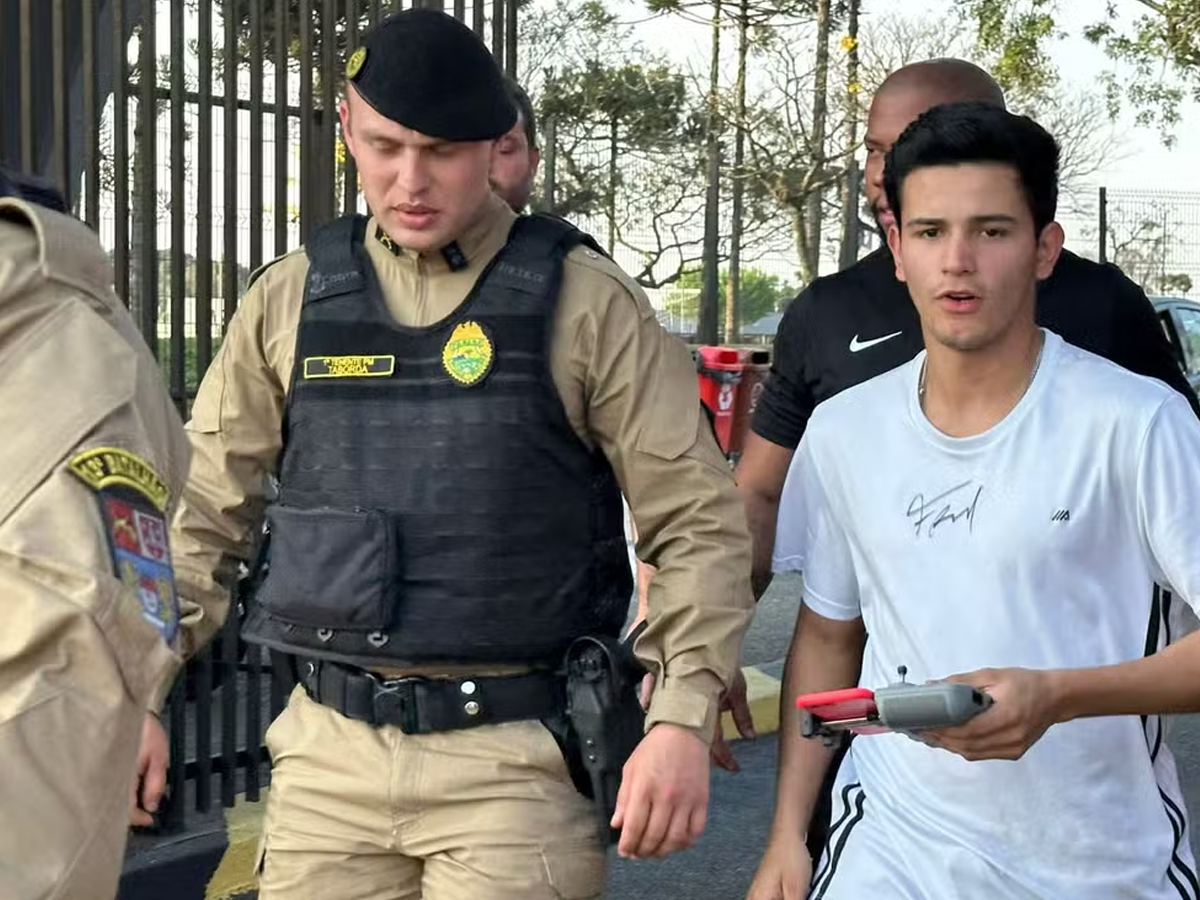 Três homens foram detidos filmando o treino da seleção brasileira (Bruno Cassucci)