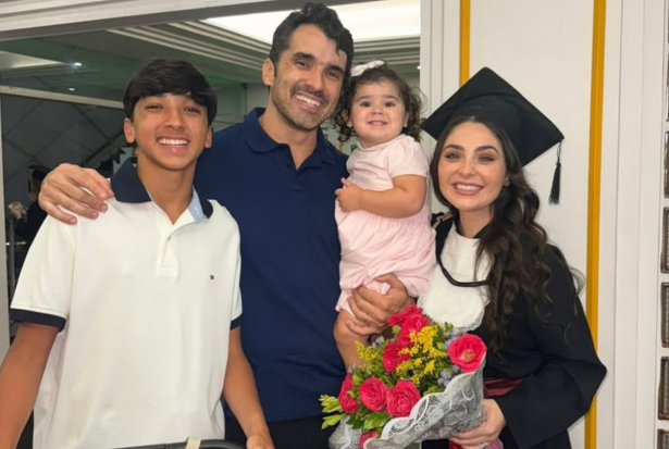 Ex-atriz mirim troca estúdios por consultório e se forma em odontologia
