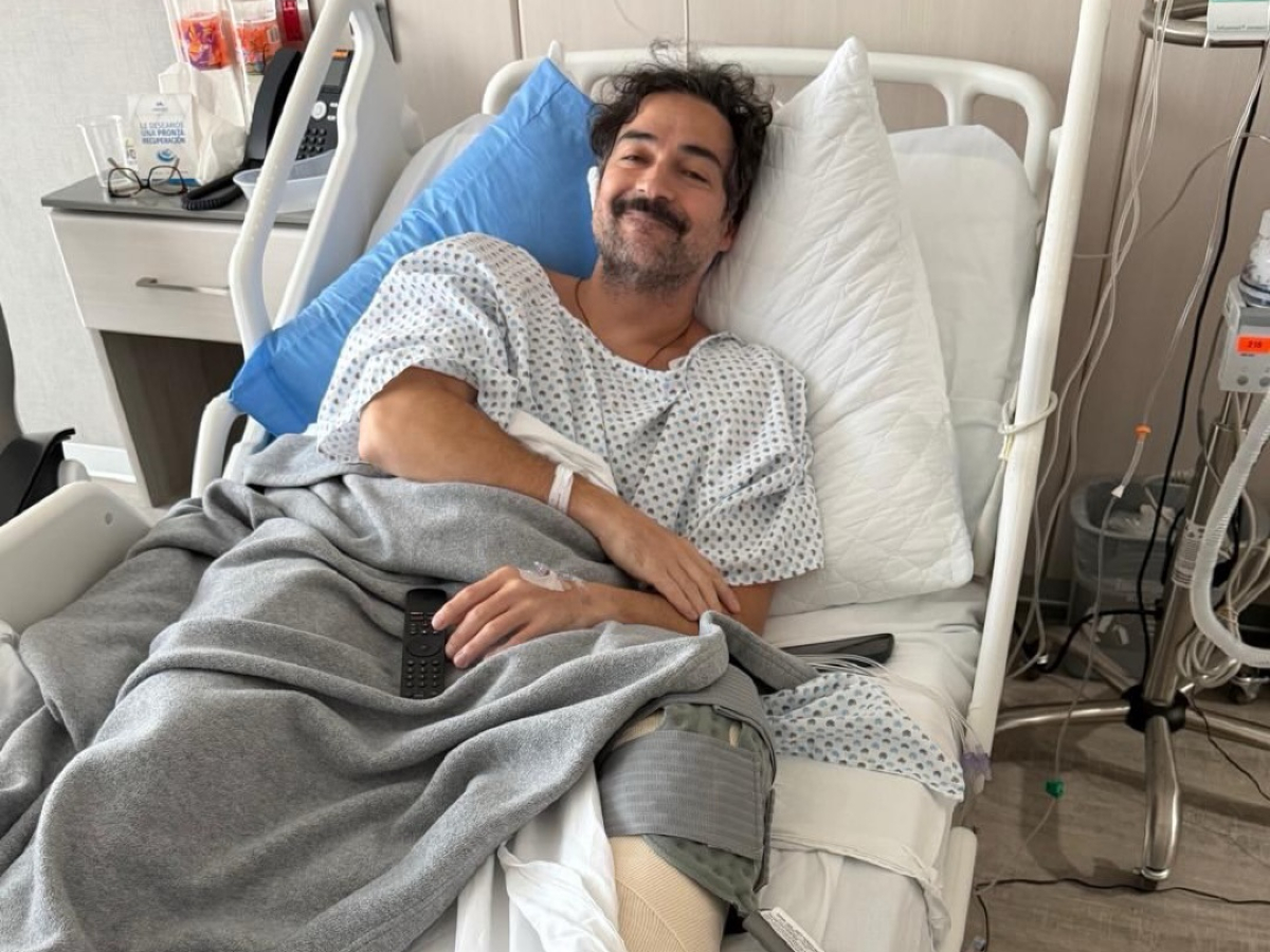 Alfonso Herrera se recupera de cirurgia no joelho