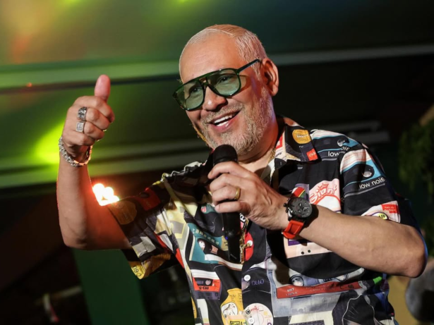 Ex-vocalista do Exaltasamba é internado após sentir dores nas costas