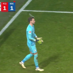 Goleiro é ferido por isqueiro na Alemanha e jogadores se recusam a seguir com partida