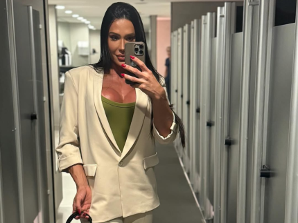 Gracyanne Barbosa lamenta críticas por frequentar igreja após batismo: “Triste”