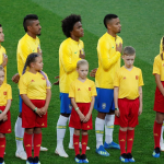 Hino Nacional e o minuto de silêncio são esculhambados nos campos de futebol