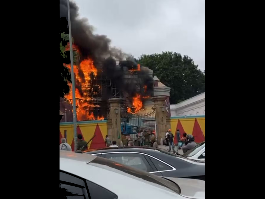 Incêndio atingiu histórico casarão de São Paulo, onde está exposição do Castelo Rá-Tim-Bum (Reprodução)