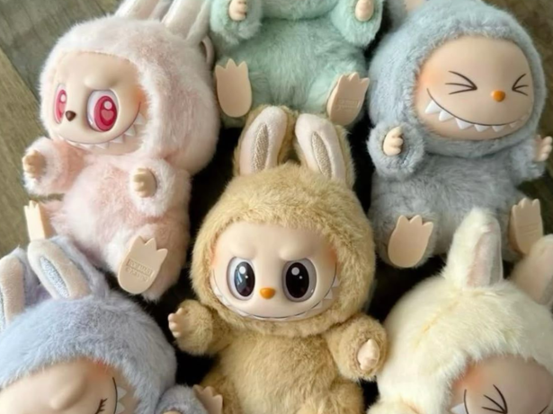 “Esse bicho é feio ou estiloso?”: Labubu, o brinquedo que dividiu a internet e virou item de desejo