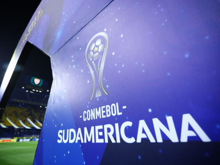 Vasco e Bahia entram em campo pela Copa Sul-Americana; confira os jogos desta terça (15)