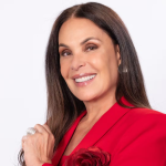 Carolina Ferraz deixa o comando do “Domingo Espetacular” e substituta é anunciada