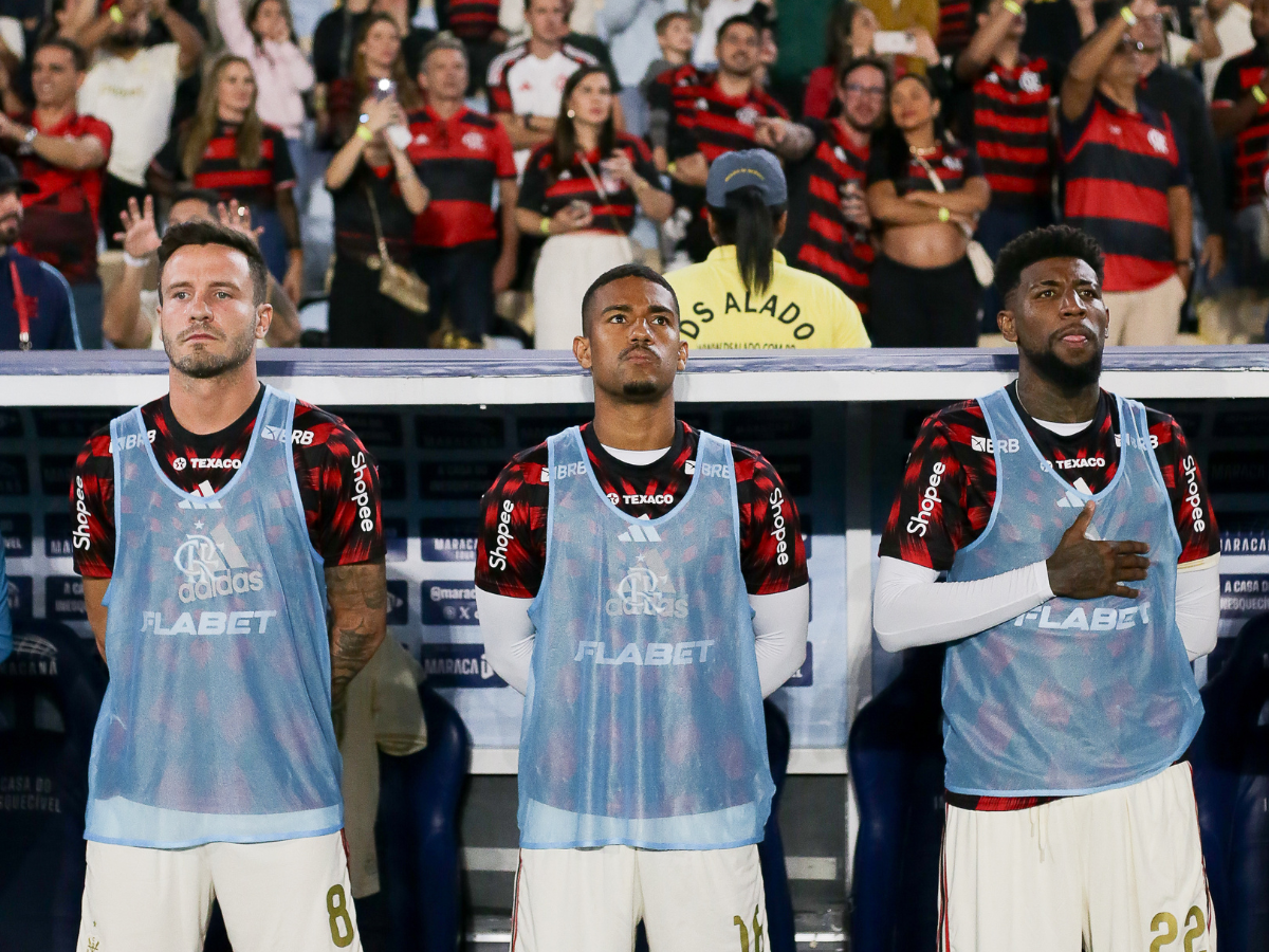 Saúl, Samu Lino e Emerson Royal iniciaram a partida no banco. Gilvan de Souza/Flamengo