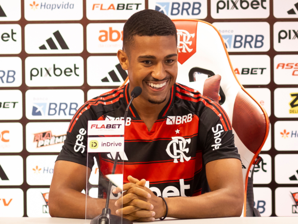 Elite europeia ou fortuna árabe? Samuel Lino revela ofertas antes do Flamengo