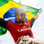 Título brasileiro na WSL: Yago Dora é campeão mundial de surf