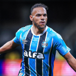 Braithwaite, do Grêmio, lamenta desigualdade no Brasil: “Na Dinamarca não existe”