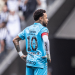 Após empate com Atlético-MG, Neymar volta a criticar gramado sintético