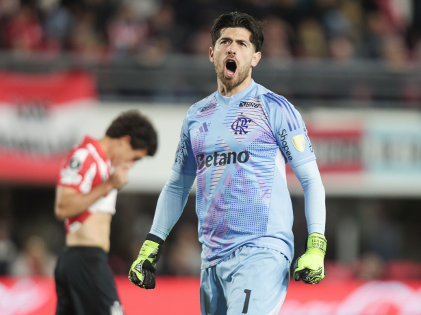 Nos pênaltis, Flamengo vence Estudiantes e vai à semi da Libertadores