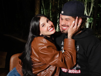 Ana Castela define status de relacionamento com Zé Felipe e elogia os “sogros”: “Vibe bateu”