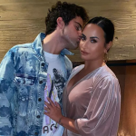 Ex-noivo de Demi Lovato é preso por violência doméstica, diz site