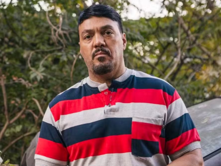 Além de atuar, Belo dá voz à música tema de Viviane e Leonardo, o casal sensação de “Três Graças”