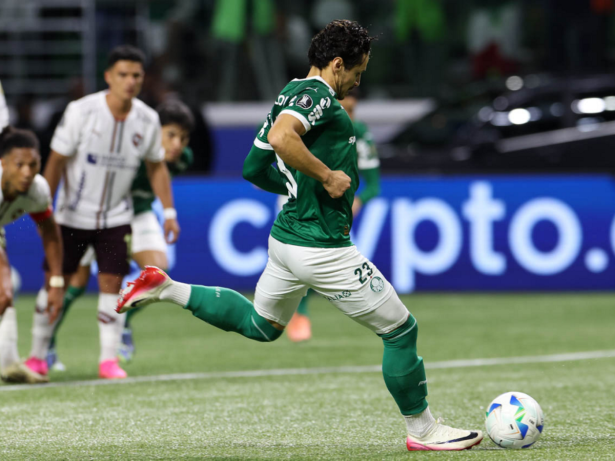 Virada histórica! Palmeiras goleia LDU e enfrenta o Flamengo na final da Libertadores
