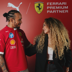 Ex-affair de Vini Jr. e Gabigol posa com Lewis Hamilton e web reage: “Eu apoio”