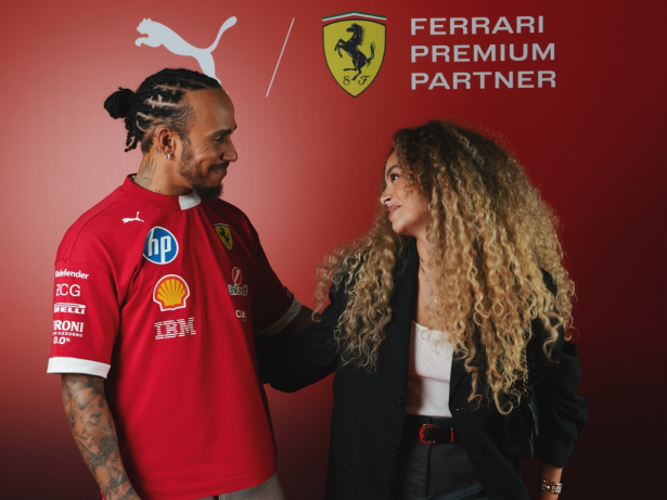 Ex-affair de Vini Jr. e Gabigol posa com Lewis Hamilton e web reage: “Eu apoio”
