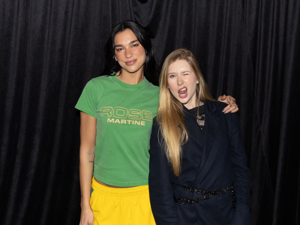 Influenciadora brasileira paga R$ 160 mil por foto com Dua Lipa