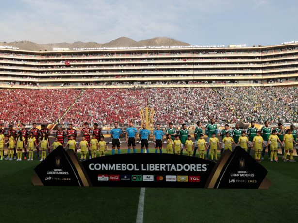 Nosso trabalho termina aqui: divirtam-se esta noite, campeões da América, o Flamengo é tetra
