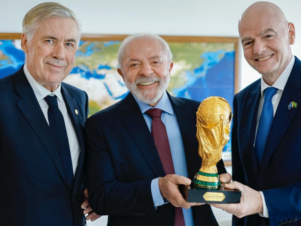 Em encontro com Ancelotti, Lula fala da Copa e faz pedido: “Vai treinar o Corinthians”