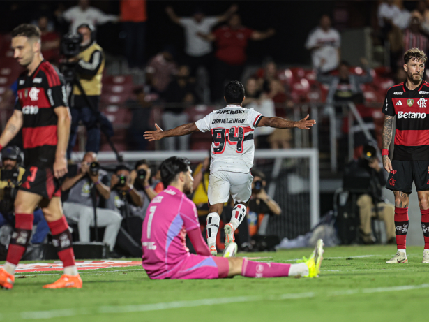 De virada, São Paulo supera Flamengo e estreia no Brasileirão com vitória