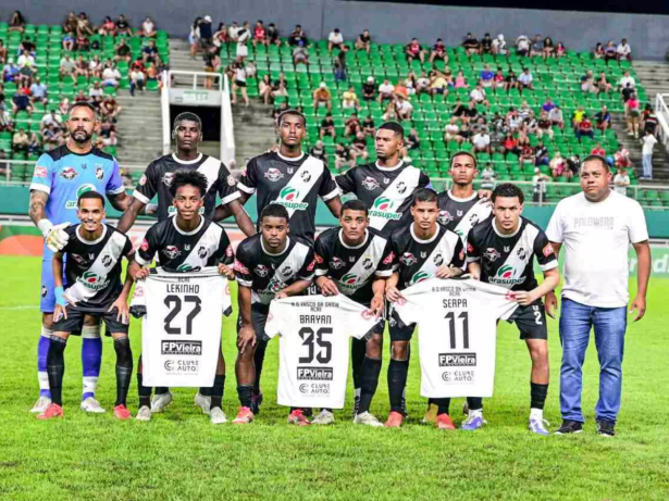 Em reestreia de Bruno, clube realiza homenagem a jogadores presos por estupro coletivo