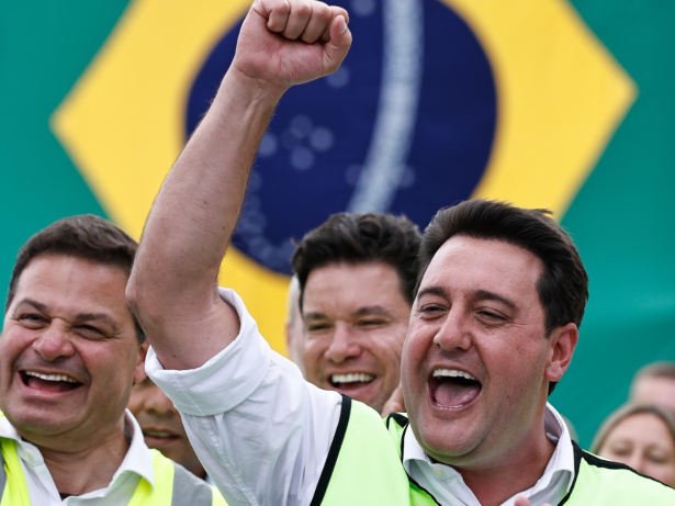 Ratinho Júnior desiste da pré-candidatura à Presidência e segue no governo do Paraná