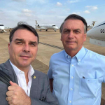Bolsonaro define advogados autorizados a visitá-lo; lista inclui Flávio e ex-ministro