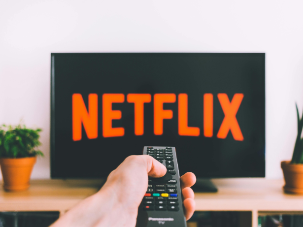 Justiça mantém cobrança por compartilhamento de senha na Netflix