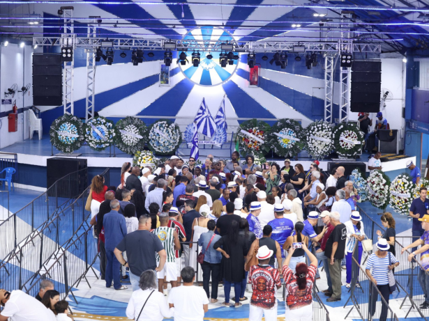 Carnaval se despede do sambista Noca da Portela em velório na quadra da escola