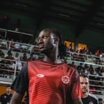 Jogador do Canadá fala pela 1ª vez após quebrar a perna: “Teste para a minha fé”
