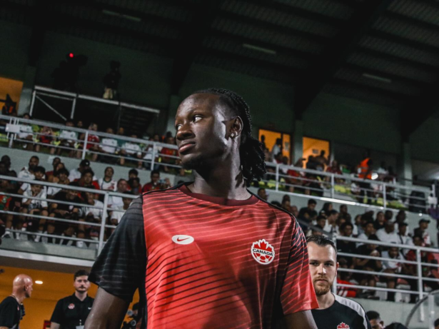Jogador do Canadá fala pela 1ª vez após quebrar a perna: “Teste para a minha fé”