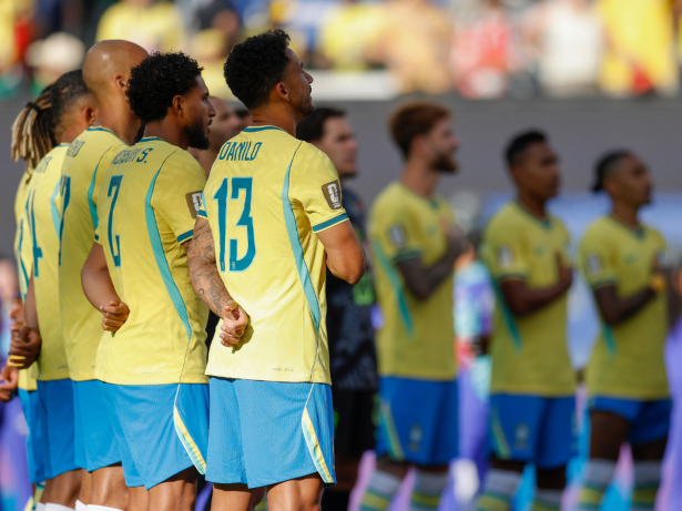 Voo da Seleção atrasa em quase 3 horas por chuva e atrapalha logística