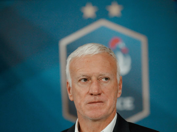 Morre a mãe de Didier Deschamps. Técnico não comandará a França contra a Noruega
