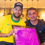 Neymar Jr. declara apoio a Flávio Bolsonaro na eleição: “É 22”