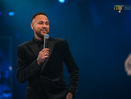 Batmóvel: Neymar compra carro inspirado em super-herói avaliado em mais de R$ 8 milhões