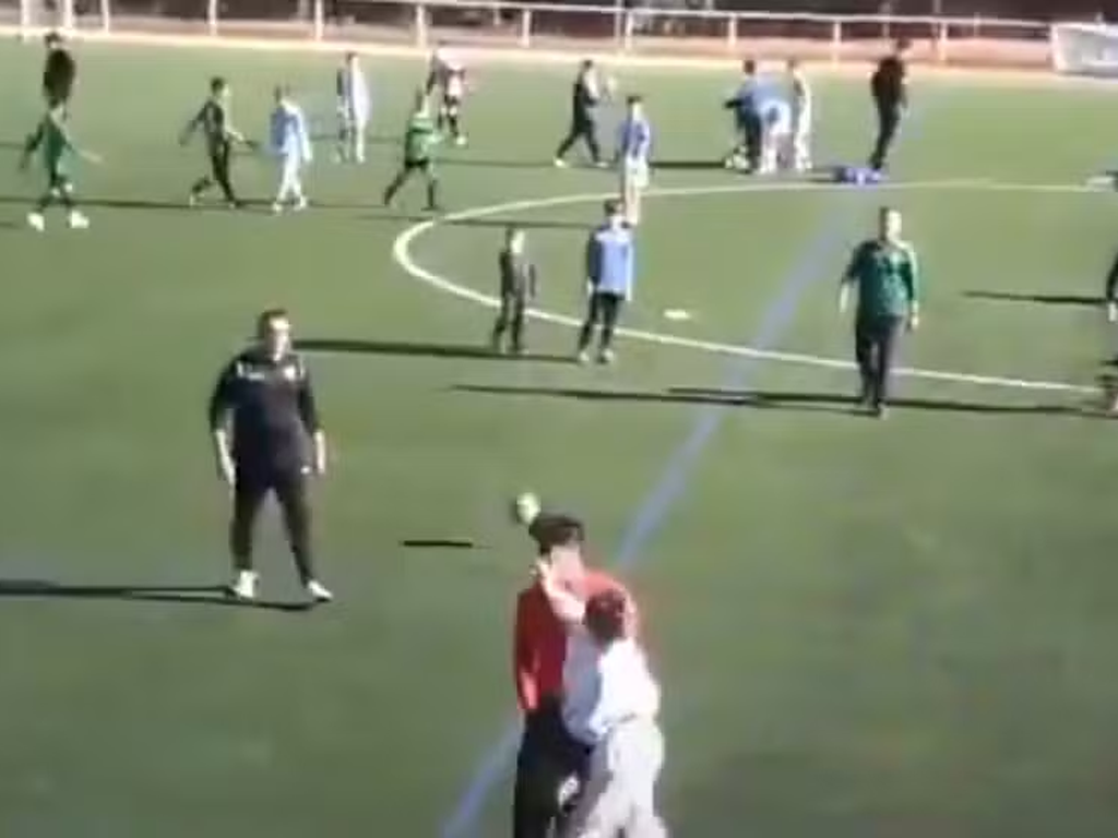 Mãe de jogador sub-11 agrediu árbitro após partida (Reprodução)