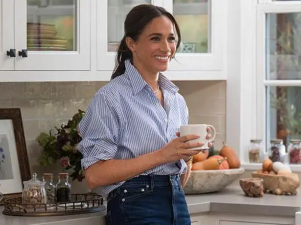 Meghan ou príncipe Harry? Atriz revela quem se declarou primeiro com um “eu te amo”