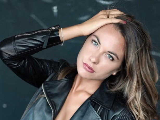 Modelo e empresária italiana é assassinada com facada pelo companheiro