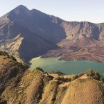 Monte Rinjani: como é a trilha onde brasileira aguarda resgate na Indonésia