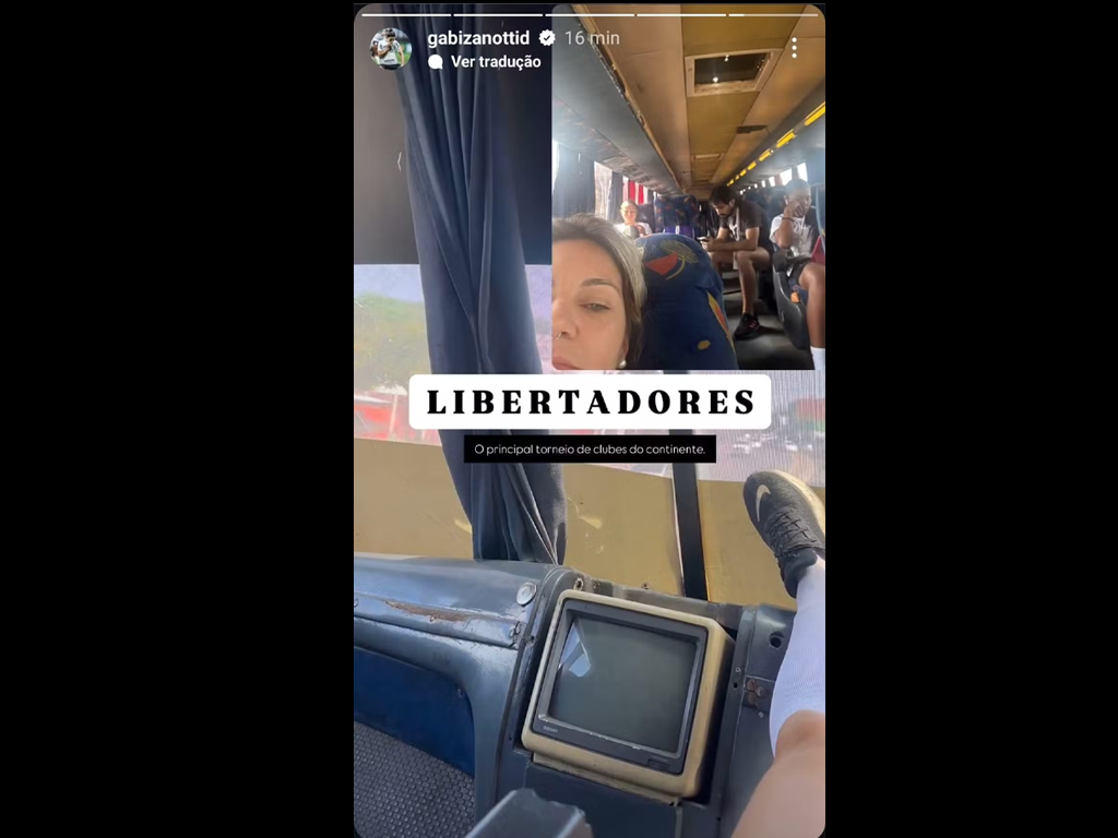 Gabi Zanotti, do Corinthians, expôs estado precário de ônibus na Libertadores Feminina (Reprodução)