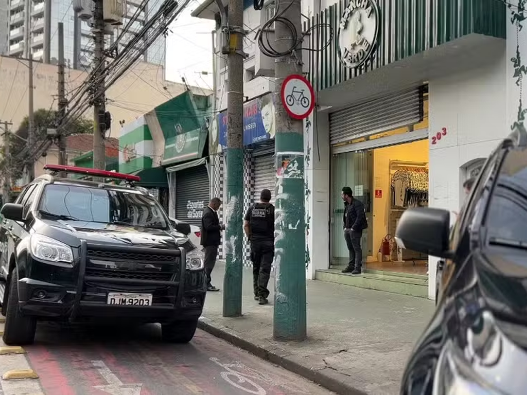 Polícia Civil e Ministério Público realizaram operação de busca e apreensão em sede da Mancha Alviverde (Divulgação/SSP)