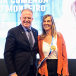 Pesquisadora da polilaminina recebe maior honraria do governo do Espírito Santo