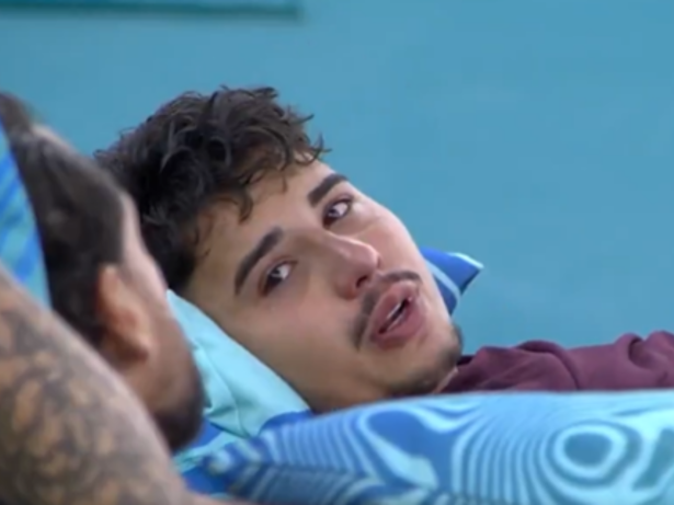 “R$ 20 mil esse mês”: web questiona salário de Pedro, do “BBB26”, que é ambulante